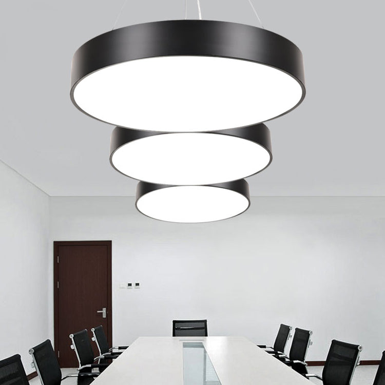 Lampes suspendues moderniste en métal avec des luminaires d'éclairage pendentif à LED à l'ombre acrylique