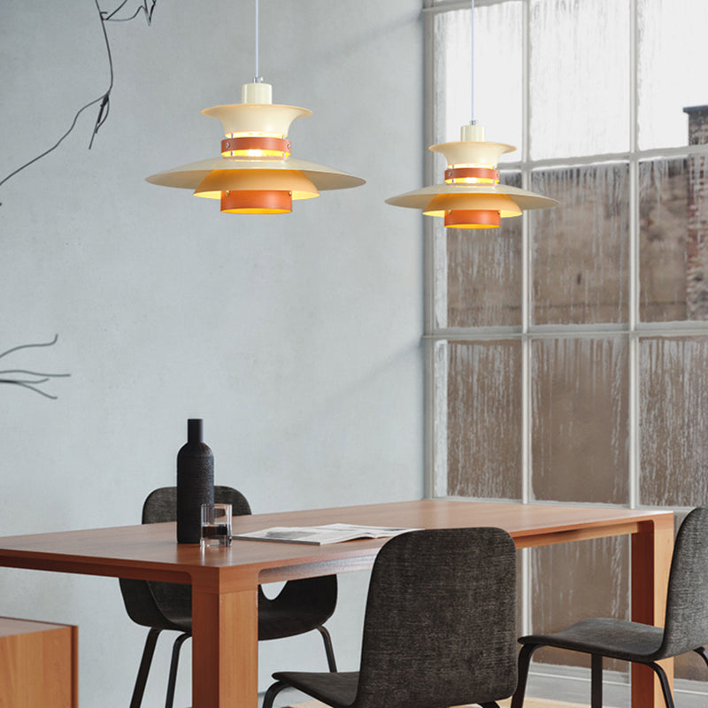 Éclairage de suspension à nuance écarquillée peu profonde Fixture d'éclairage en métal de style nordique en orange