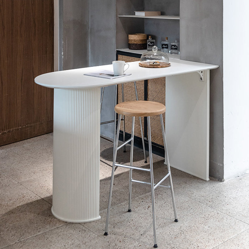 Taburete de bar interior sin brazos, redondo y moderno, con reposapiés y base de acero