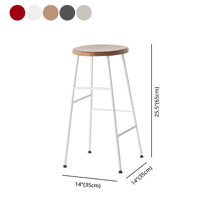 Taburete de bar interior sin brazos, redondo y moderno, con reposapiés y base de acero