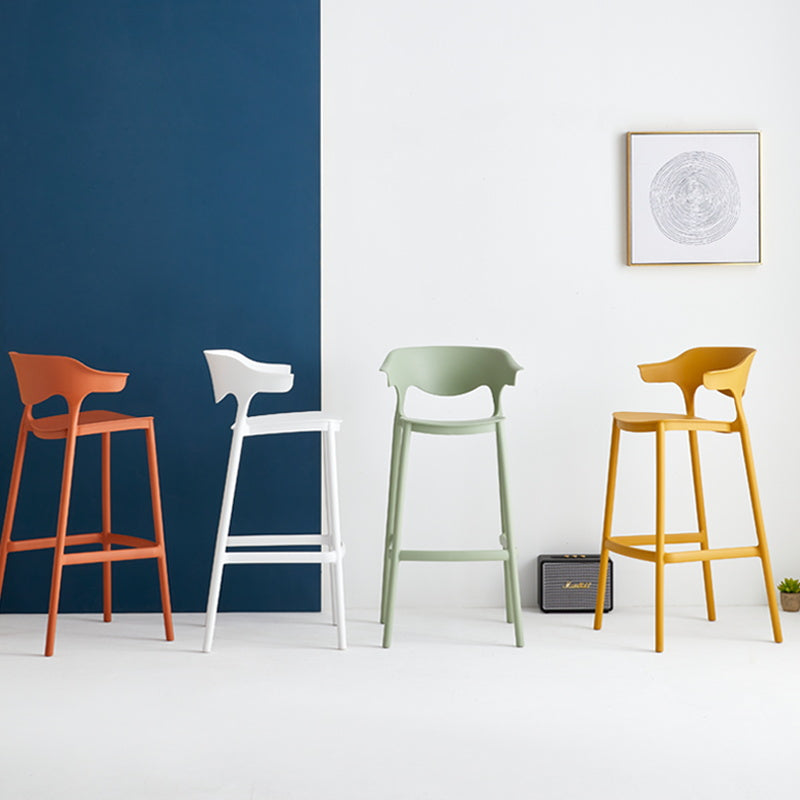 29-inch Modern Counter Bar Stool Armed Plastic Indoor Bar Stool with Footrest