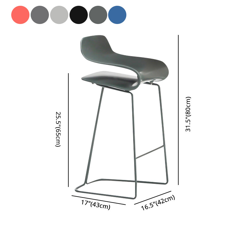 Thekenhocker mit niedriger Rückenlehne, Fußstütze, Sattelsitz, moderner Thekenstuhl für die Bar