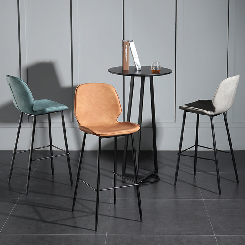 Taburete de bar sin brazos con respaldo moderno, taburete de bar de hierro para balcón con cojín de cuero
