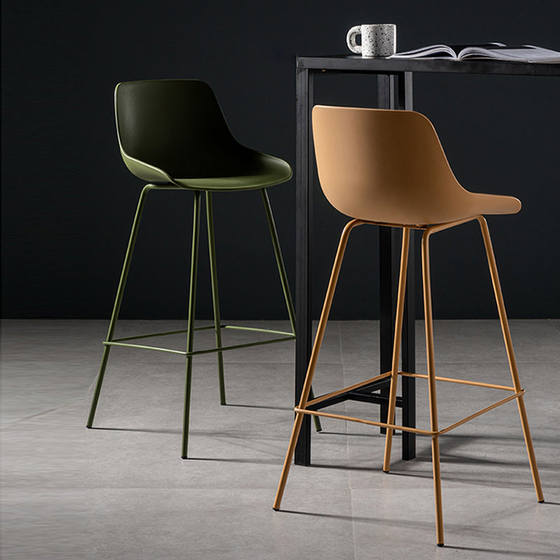 Contemporary Macaroon Counter Stools Armless Plastic Indoor Bar Stool with Iron Base
