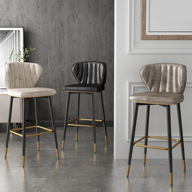 Taburete de bar de cuero contemporáneo, taburete con respaldo bajo para interiores con patas de acero