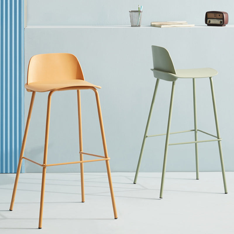 Comptoir et tabouret de bar en plastique moderne, repose-pieds rectangulaire, tabouret de bar d'intérieur