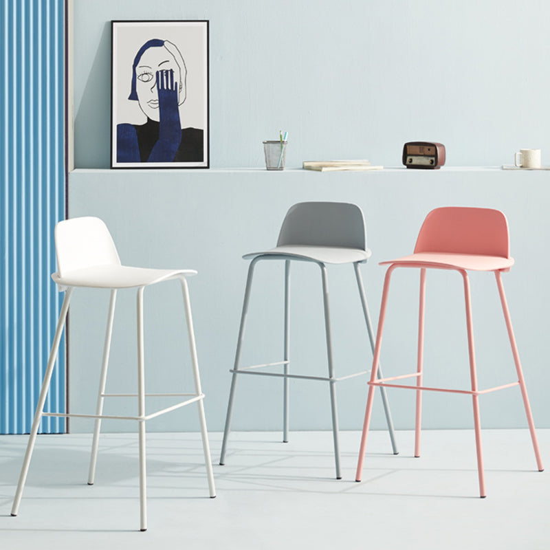 Comptoir et tabouret de bar en plastique moderne, repose-pieds rectangulaire, tabouret de bar d'intérieur