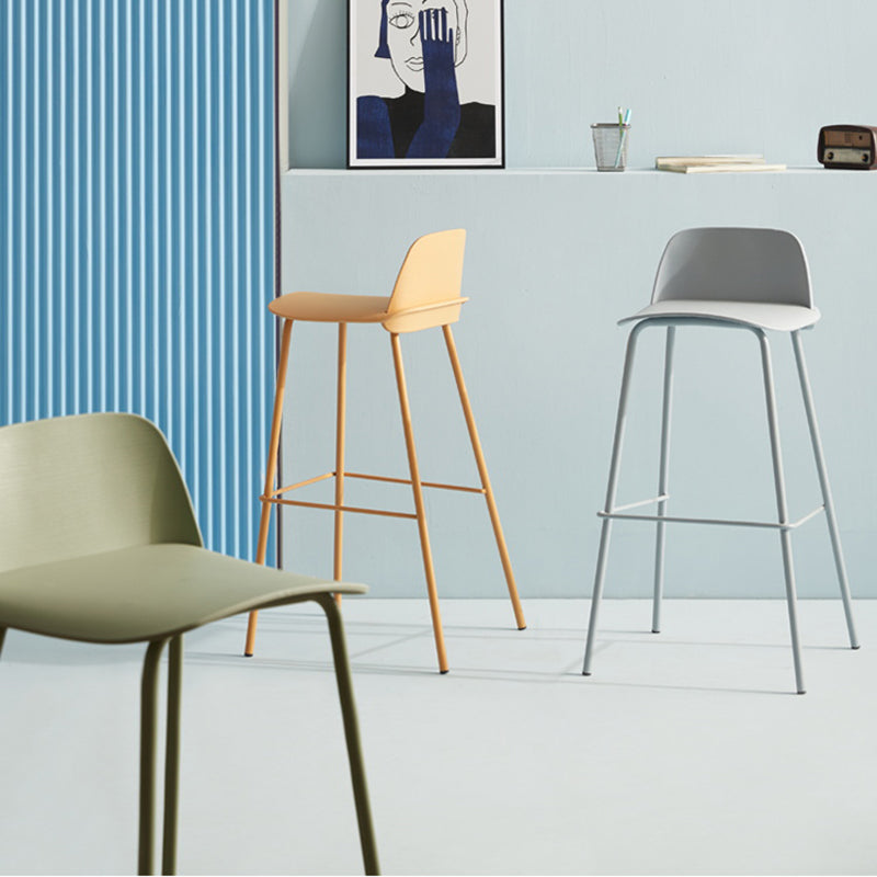 Comptoir et tabouret de bar en plastique moderne, repose-pieds rectangulaire, tabouret de bar d'intérieur