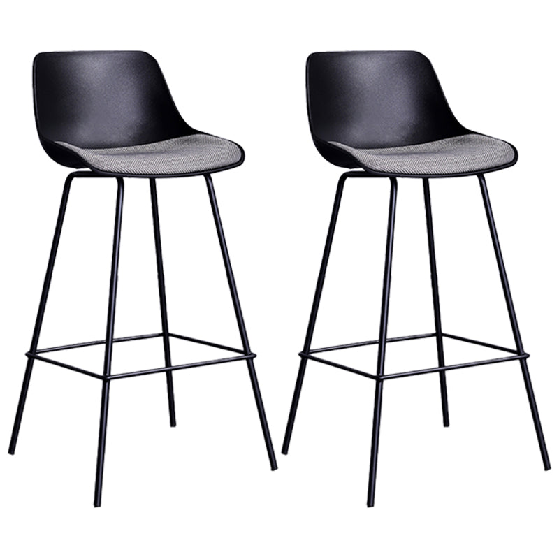 Tabouret de bar industriel rembourré blanc, haut d'intérieur noir avec siège baquet