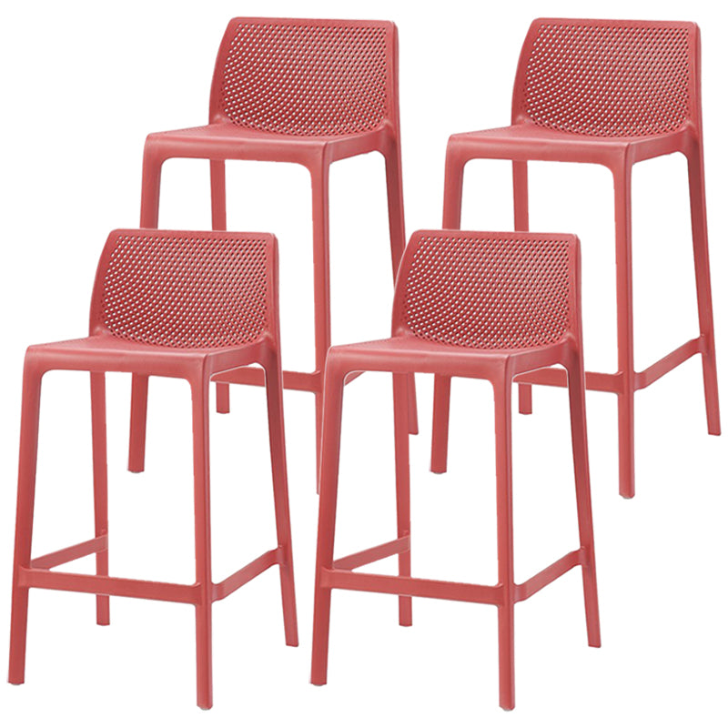 Taburetes de bar interiores apilables de plástico escandinavo con respaldo bajo
