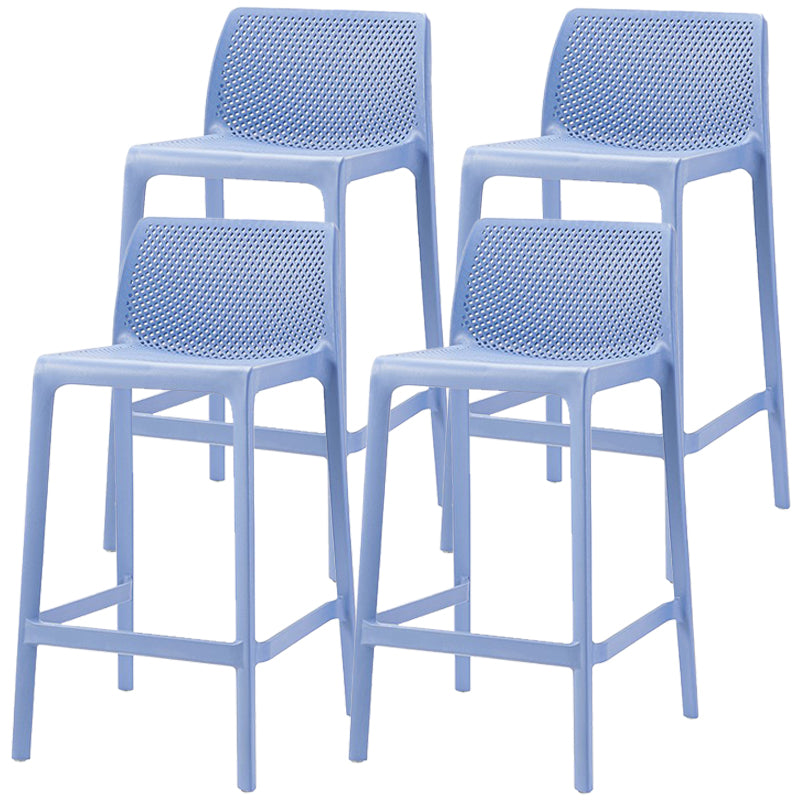 Taburetes de bar interiores apilables de plástico escandinavo con respaldo bajo