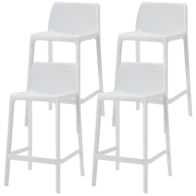 Taburetes de bar interiores apilables de plástico escandinavo con respaldo bajo