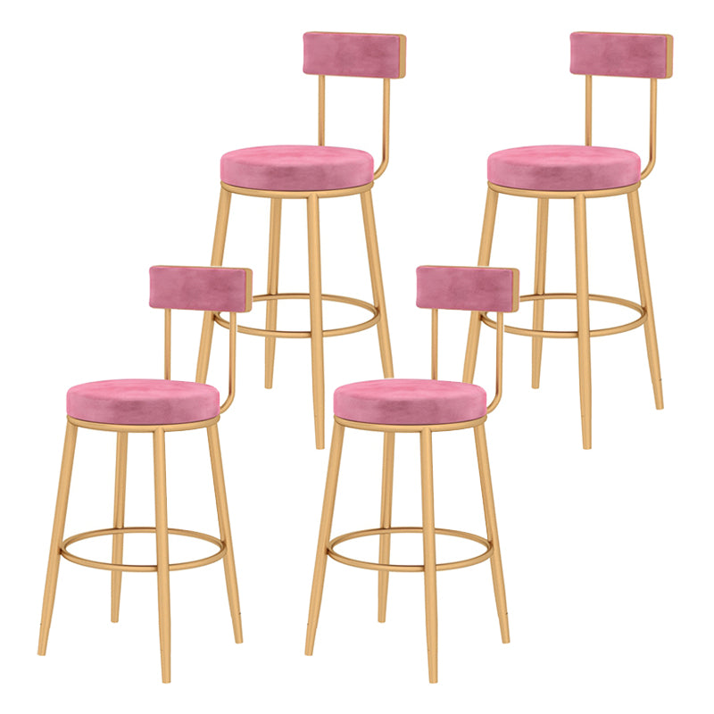 Taburete de bar con respaldo bajo y cojín de terciopelo estilo Glam, con patas de metal