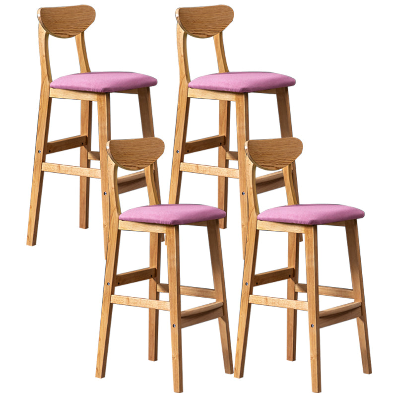 Barkruk van Scandinavisch hout met lage rugleuning, hoge binnenkruk met vierkante bekleding