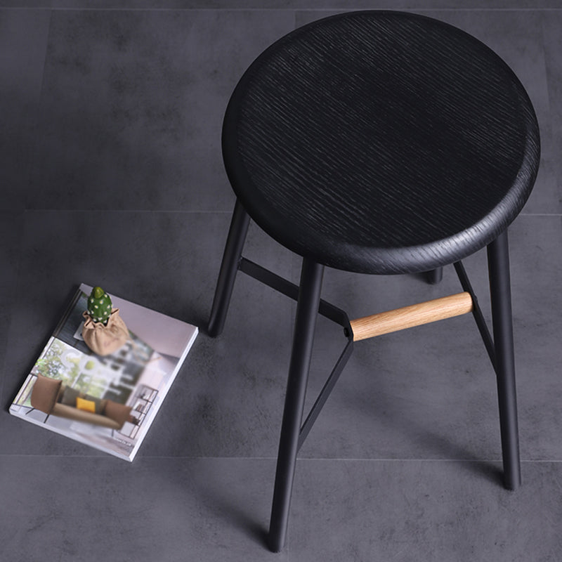 Taburetes de bar negros escandinavos, taburetes de bar sin respaldo de madera y metal con asiento redondo