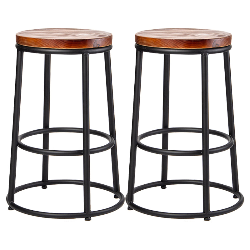 Tabouret de bar industriel en bois marron, haut d'intérieur vieilli, avec siège rond