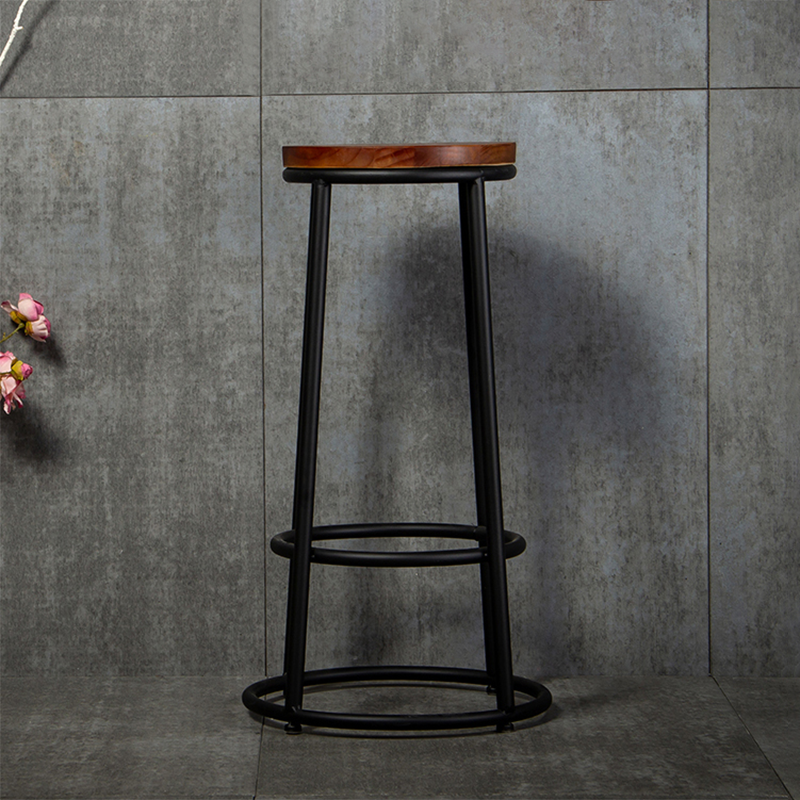 Tabouret de bar industriel en bois marron, haut d'intérieur vieilli, avec siège rond