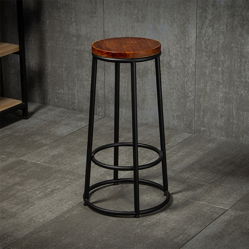 Tabouret de bar industriel en bois marron, haut d'intérieur vieilli, avec siège rond