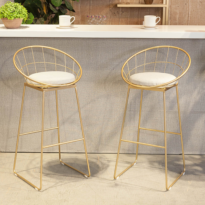 Taburetes de bar escandinavos de tela metálica, taburetes de bar blancos con respaldo bajo y asiento redondo