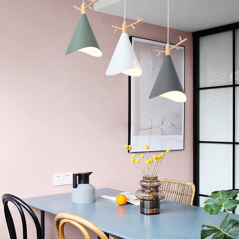 Simplicity Hanging Lamps Metal Pendant Light with Iron Shade for Bedroom