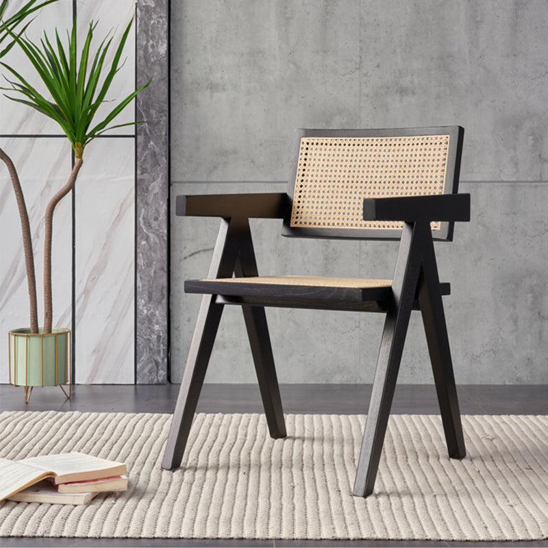 Silla de comedor individual de madera con respaldo abierto de estilo contemporáneo