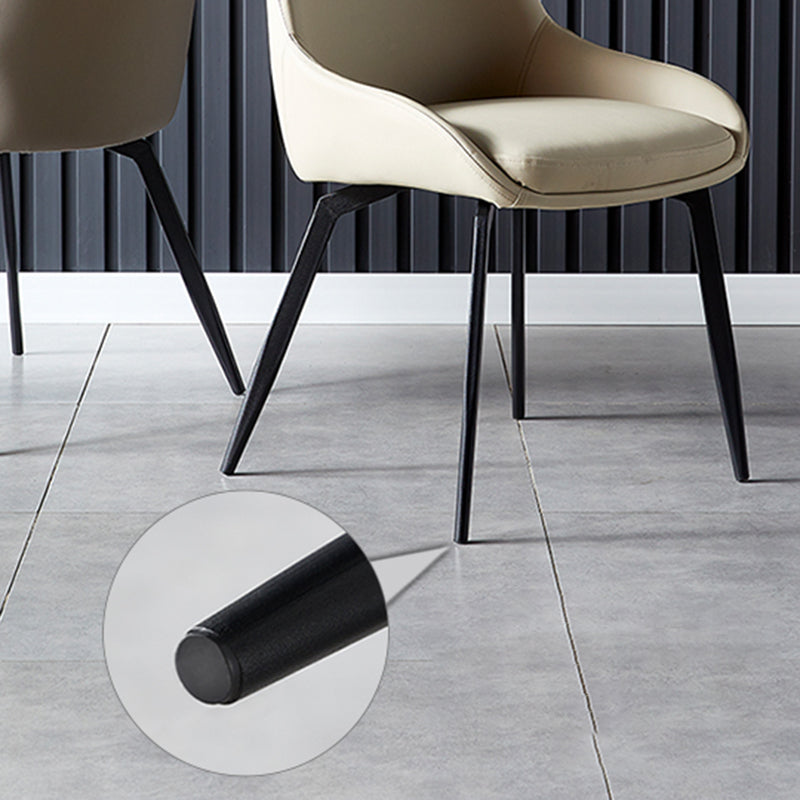 Silla auxiliar de cuero para restaurante moderno, silla de comedor Parsons con acabado mate y patas negras