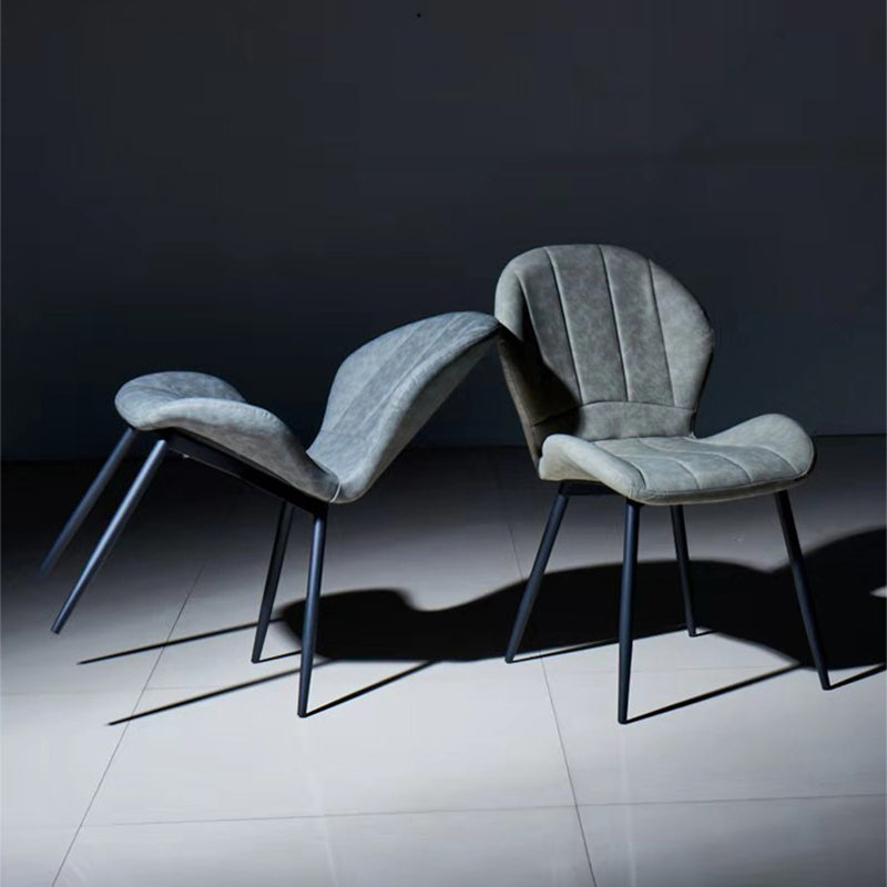 Silla lateral casera tapizada escandinava Silla de comedor con respaldo lateral y acabado mate