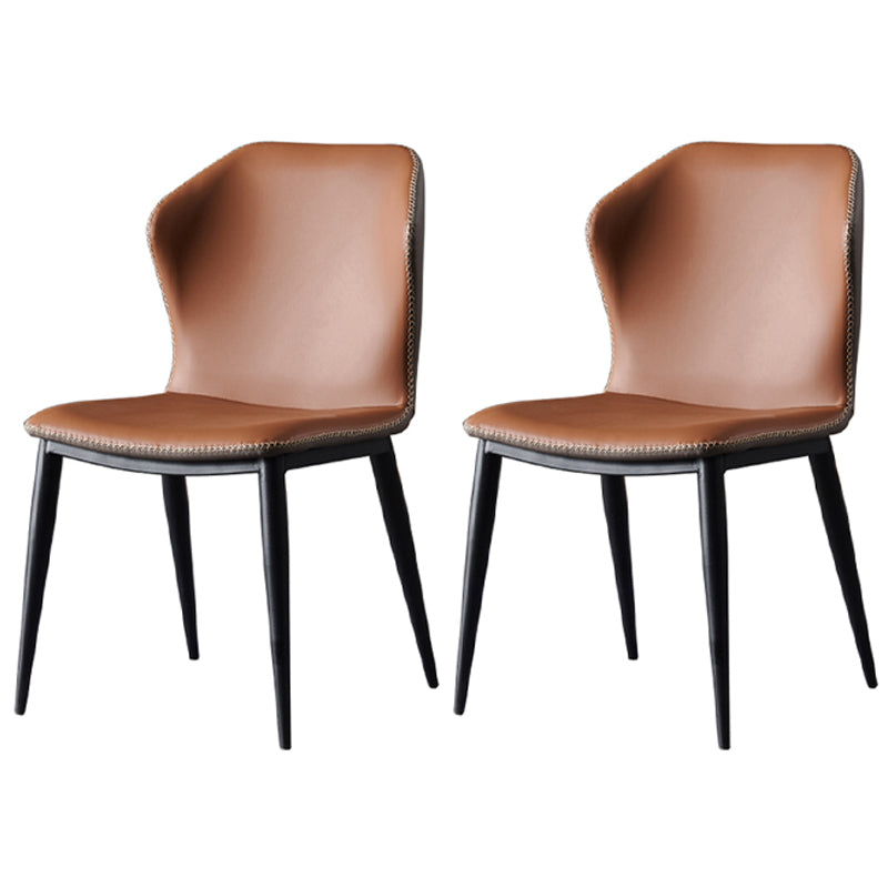 Silla auxiliar moderna de cuero para el hogar, sillas de comedor con respaldo de alas y acabado mate (juego de 2)