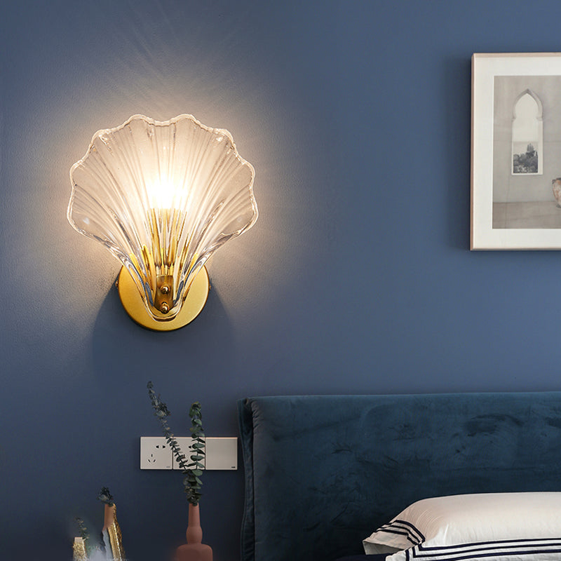 Luz de pared de vidrio de forma única estilo moderno de 1 luces de montaje de pared de luz en latón