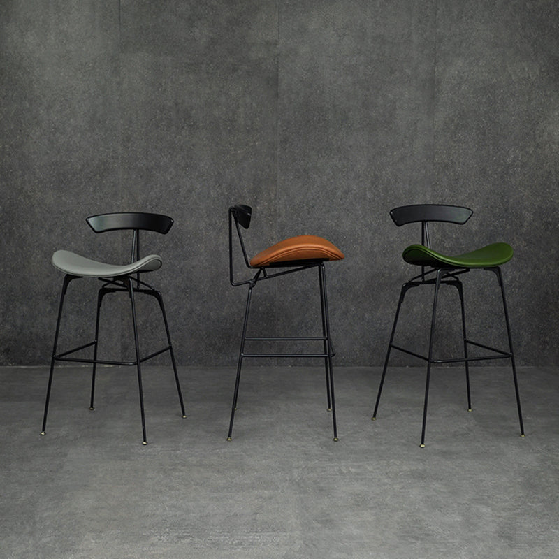 Tabouret de bar en fer noir, tabouret de comptoir à dossier bas de style industriel avec siège en selle