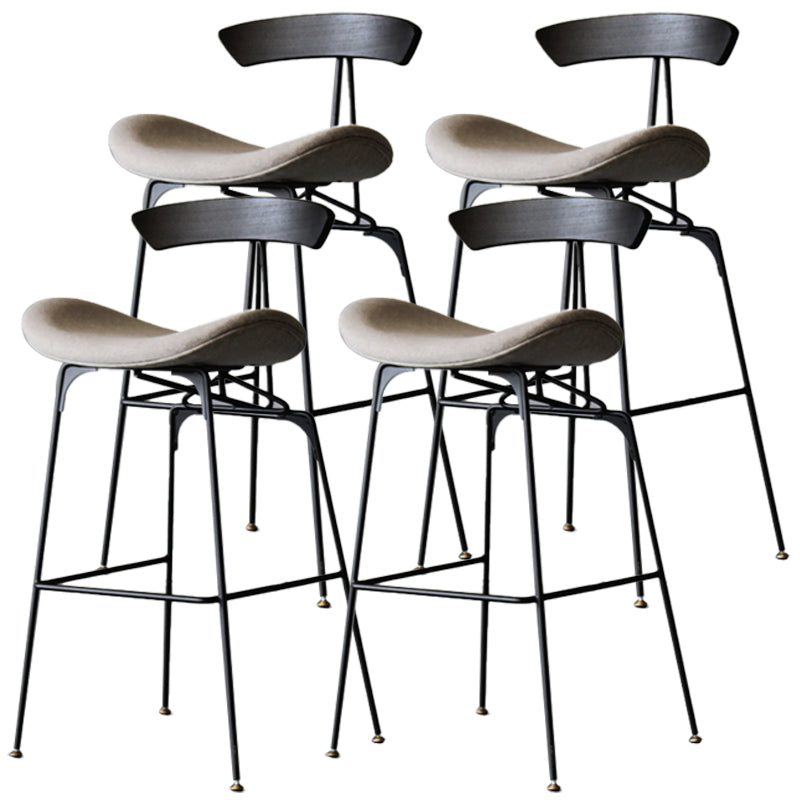 Tabouret de bar en fer noir, tabouret de comptoir à dossier bas de style industriel avec siège en selle