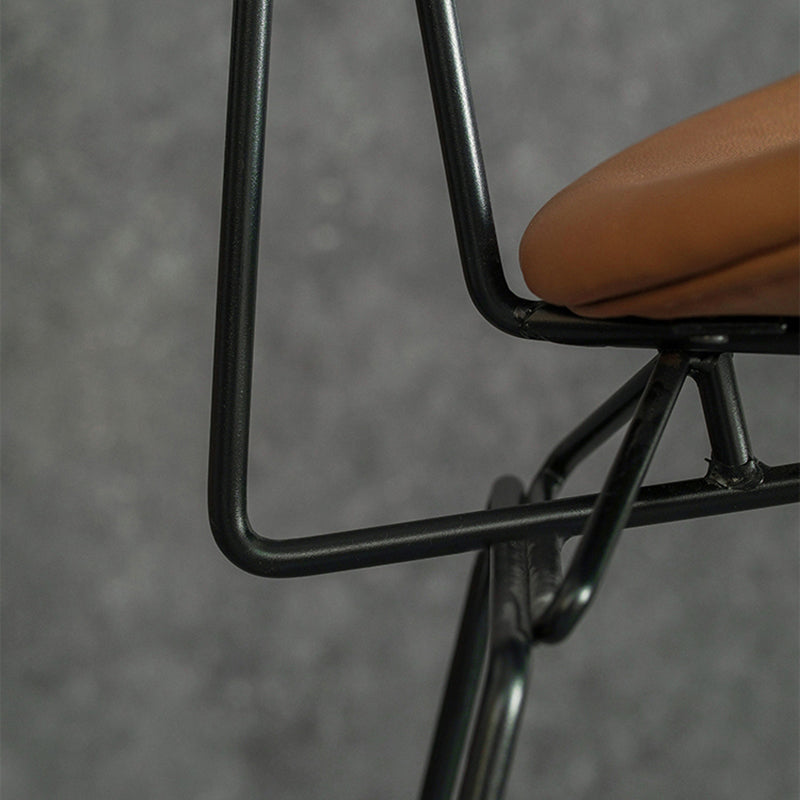 Tabouret de bar en fer noir, tabouret de comptoir à dossier bas de style industriel avec siège en selle