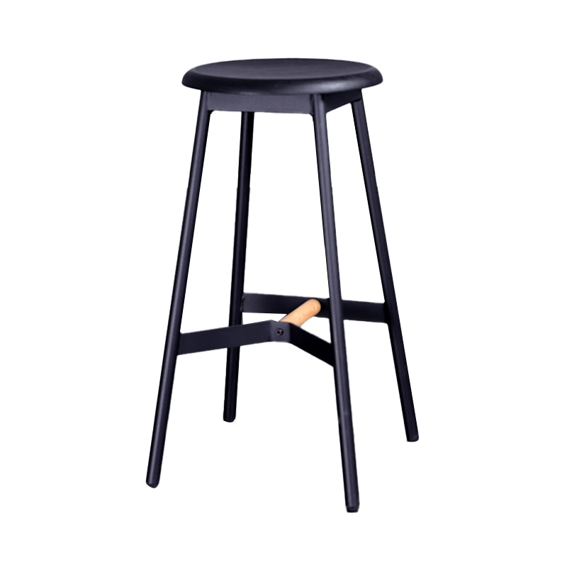 Taburetes de bar negros industriales sin respaldo de madera y metal con asiento redondo