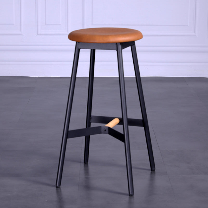 Taburetes de bar negros industriales sin respaldo de madera y metal con asiento redondo