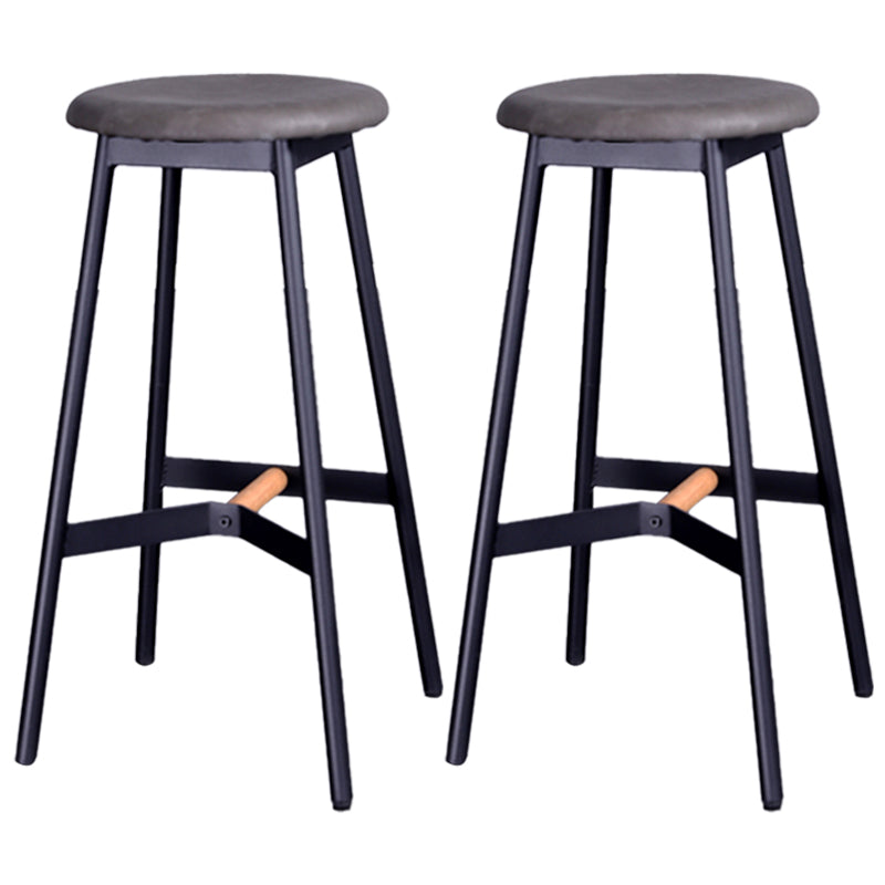 Taburetes de bar negros industriales sin respaldo de madera y metal con asiento redondo