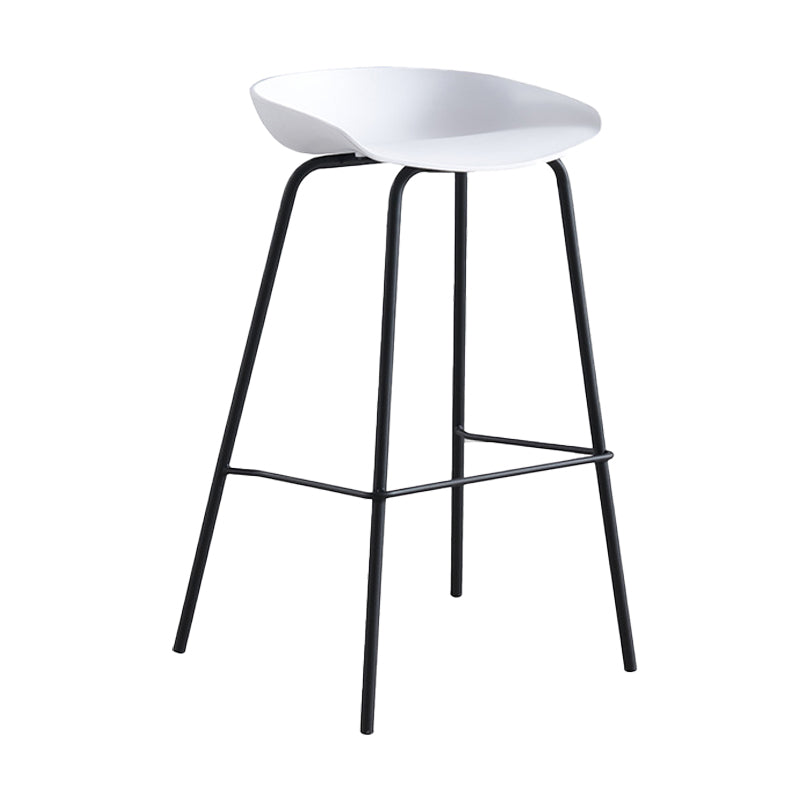 Taburetes de contraates de plástico de metal escandinavo taburetes de bar sin respaldo con asiento de cubo