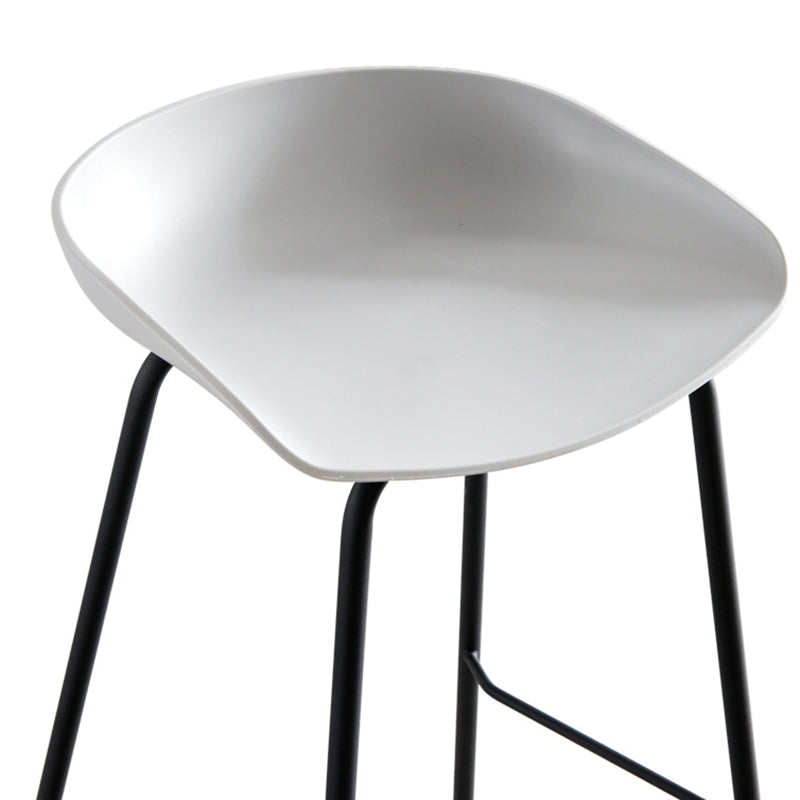 Taburetes de contraates de plástico de metal escandinavo taburetes de bar sin respaldo con asiento de cubo