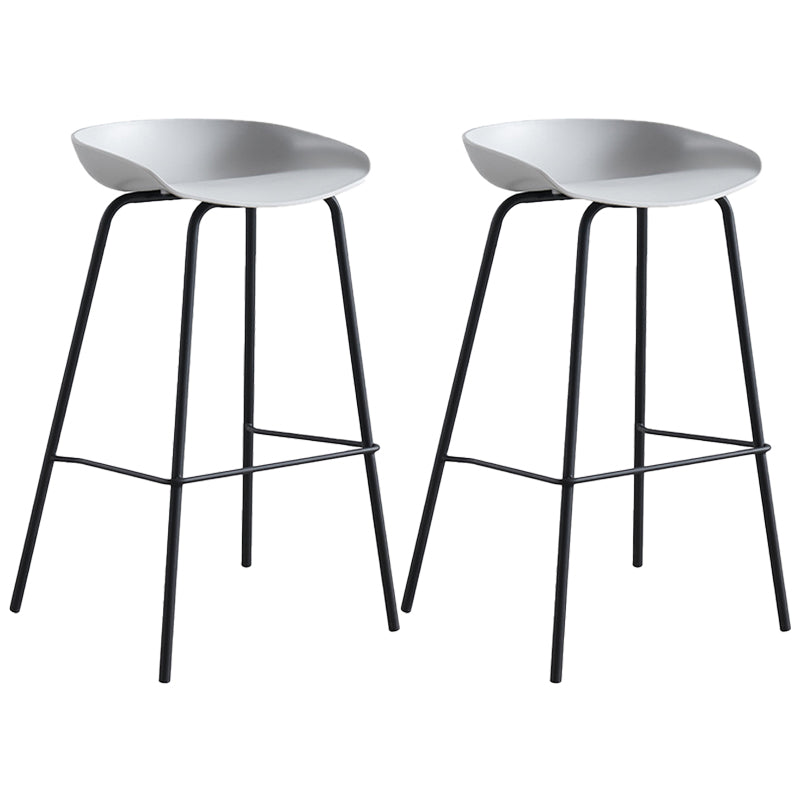 Taburetes de contraates de plástico de metal escandinavo taburetes de bar sin respaldo con asiento de cubo