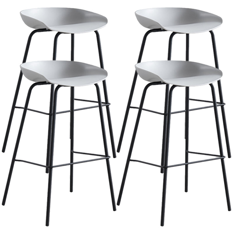 Taburetes de contraates de plástico de metal escandinavo taburetes de bar sin respaldo con asiento de cubo