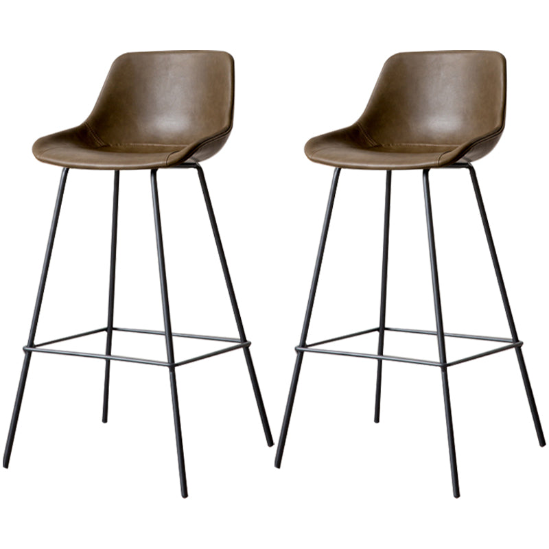 Tabouret de bar en cuir et métal noir, tabouret de comptoir scandinave à dossier bas Bristol avec siège baquet