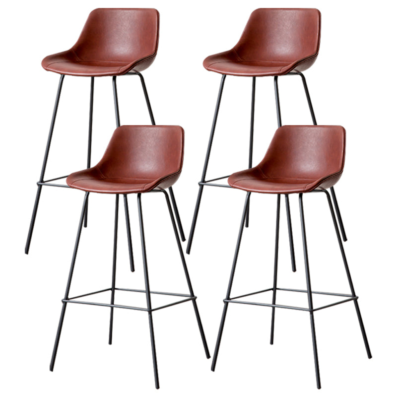 Tabouret de bar en cuir et métal noir, tabouret de comptoir scandinave à dossier bas Bristol avec siège baquet