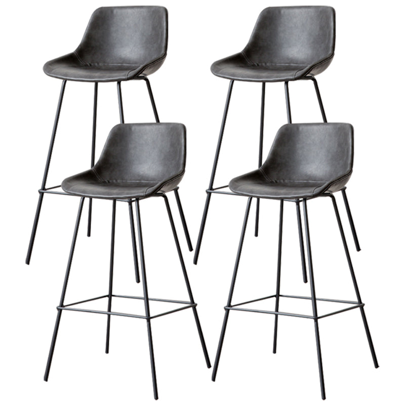 Tabouret de bar en cuir et métal noir, tabouret de comptoir scandinave à dossier bas Bristol avec siège baquet