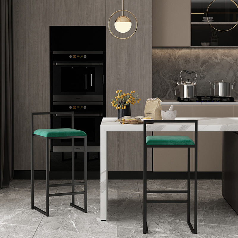 Taburete de bar tapizado en terciopelo de estilo nórdico, taburete de bar con base de trineo