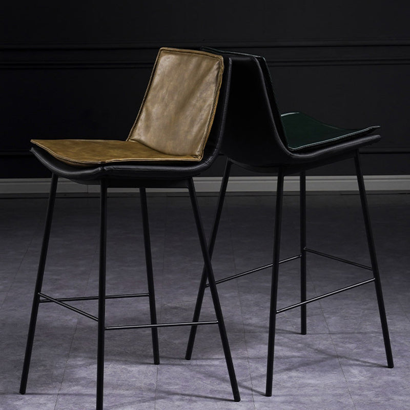 Skandinavische Barhocker aus Leder mit niedriger Rückenlehne und quadratischem Sitz (2er-Set)