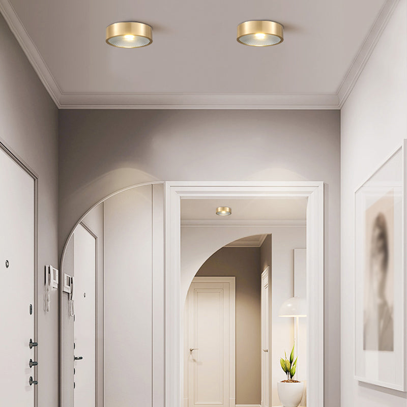 Plafonnier LED concis moderne en cuivre de forme cylindrique encastré pour porche balcon