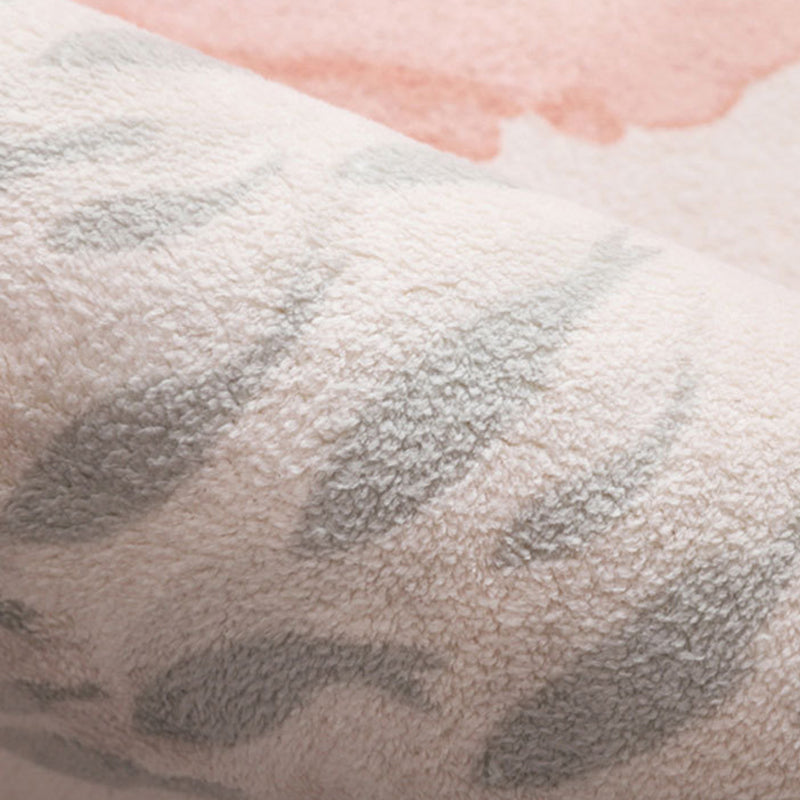 White Fish Area Carpet Polyester Modern Carpet Washable Carpet for Drawing Room