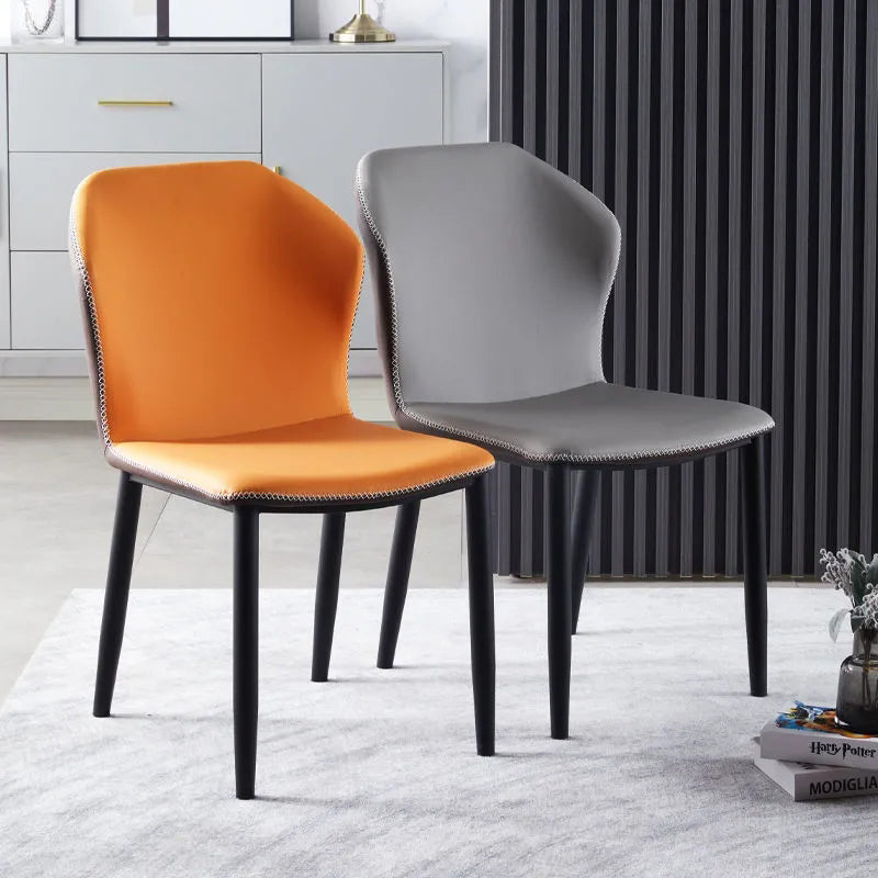 Silla auxiliar de cuero moderna para el hogar, silla de comedor con respaldo de orejas y acabado mate (juego de 2)
