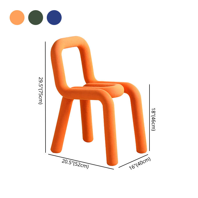 Silla lateral de comedor de terciopelo estilo diseñador, silla de comedor individual con respaldo abierto y acabado mate