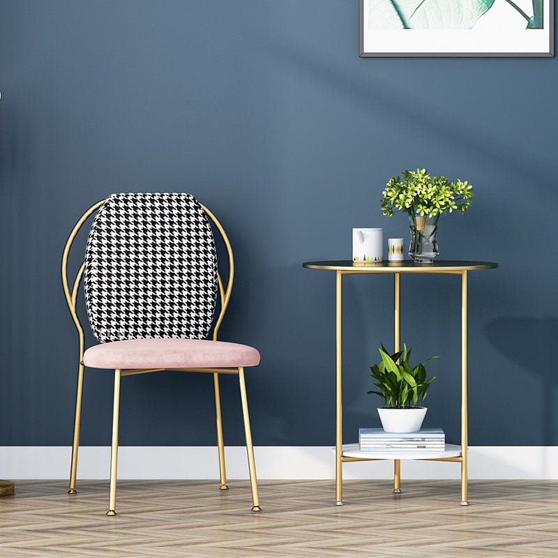 Glam – chaise d'appoint à dossier solide pour chambre à coucher, en velours, finition mate, avec pieds dorés