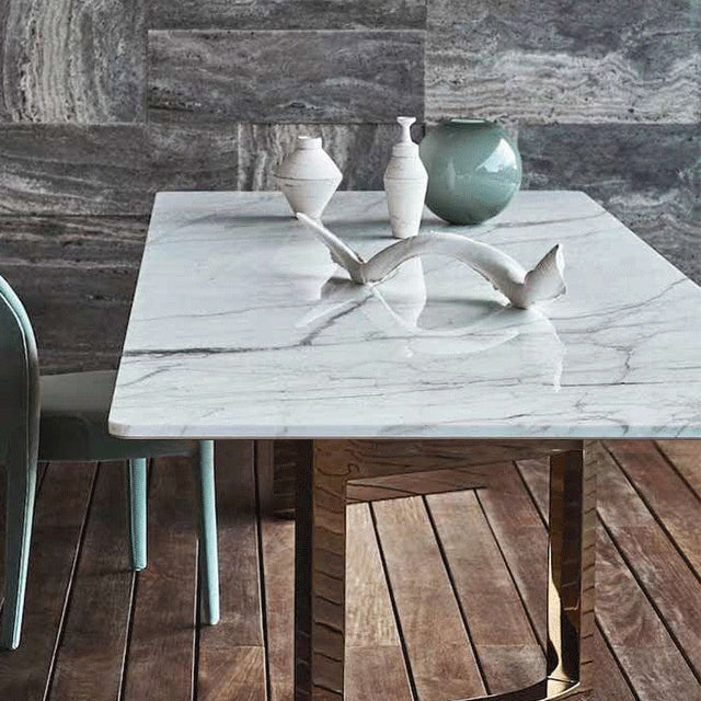 Mesa de comedor de lujo tradicional rectángulo Mesa de piedra sinterizada con pedestal doble dorado